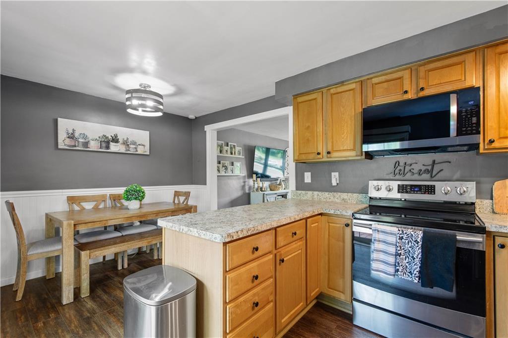 25 Rolling Road Cranberry Township, PA 16066 - Photo 8 of 35 Kitchen