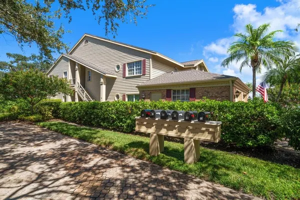 $574,900 | 75 Pelican Place, Belleair, FL 33756