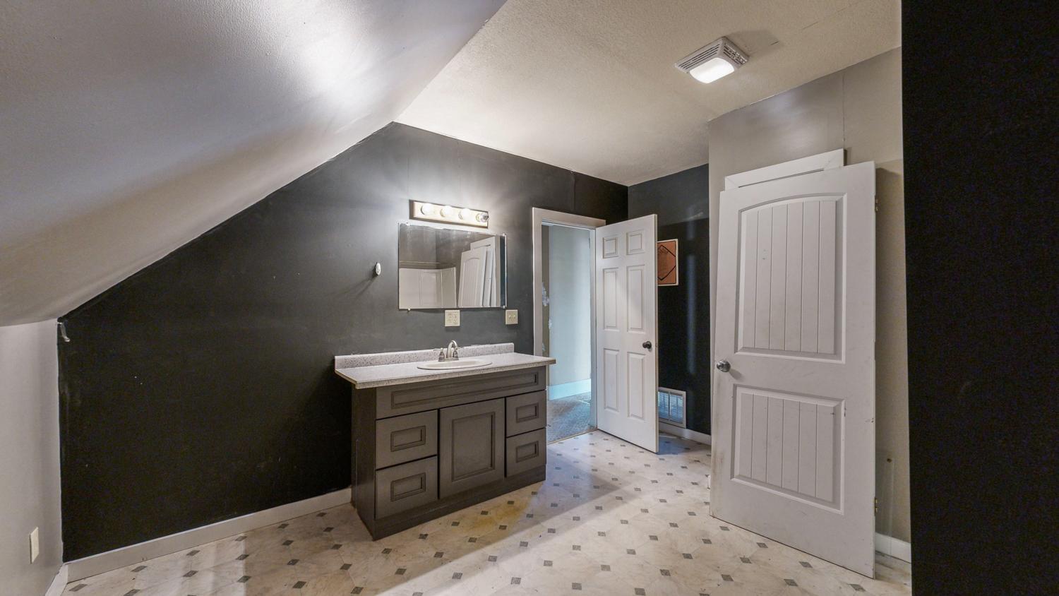 1008 South Washington Avenue Spring Valley, MN 55975 - Photo 35 of 74 Gallery Image 35