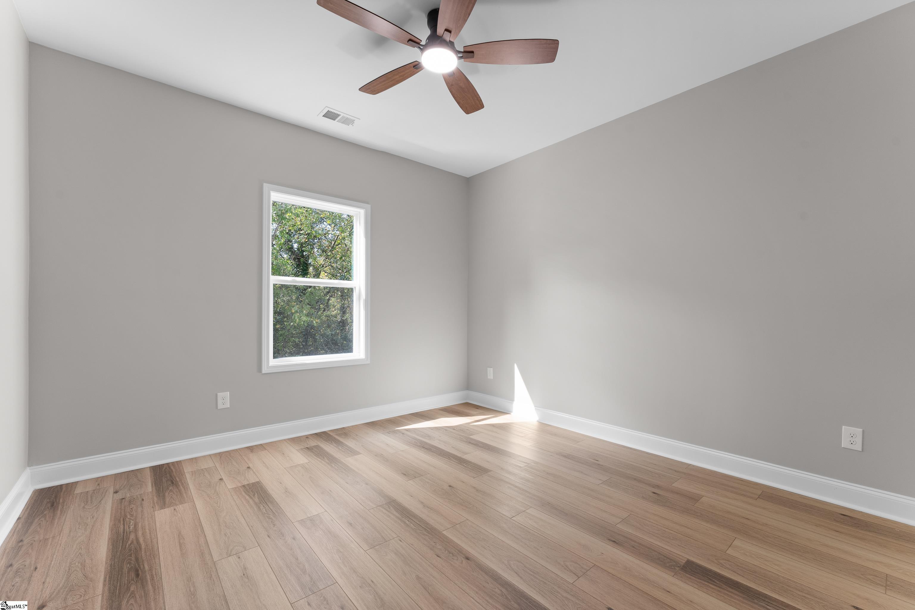 122 Stephenson Street Taylors, SC 29687 - Photo 8 of 37