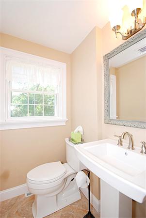35 Sanderson Road Lexington, MA 02420 - Photo 23 of 30 Gallery Image 23