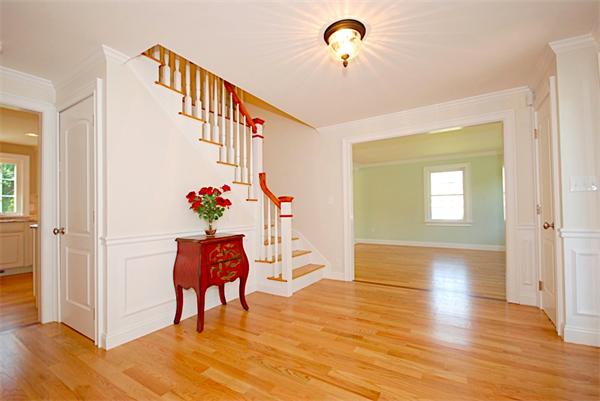 35 Sanderson Road Lexington, MA 02420 - Photo 3 of 30 Gallery Image 3
