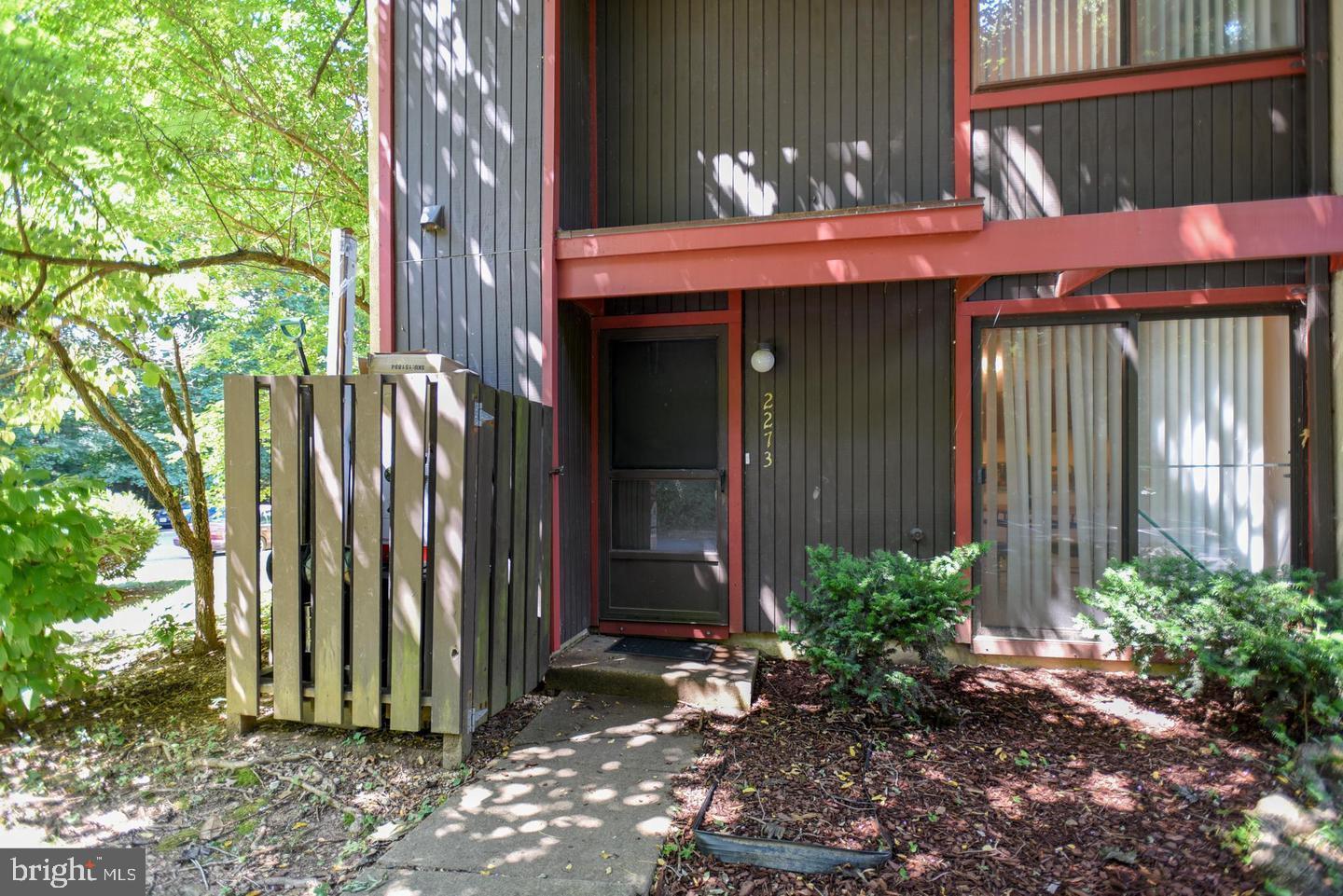 2273 Coppersmith Square Reston, VA 20191 - Photo 3 of 19