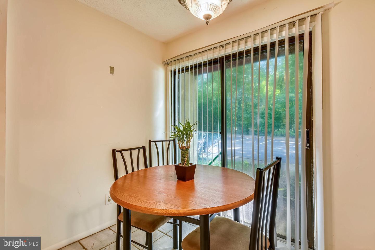 2273 Coppersmith Square Reston, VA 20191 - Photo 4 of 19