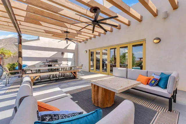 a view of a back yard of the house