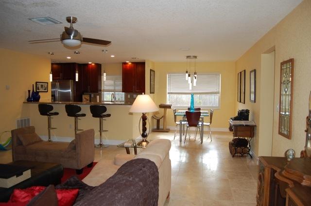 3376 Northwest 25th Terrace Boca Raton, FL 33434 - Photo 3 of 24 Longo entry1