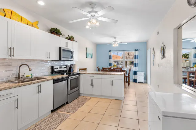 $899,000 | 431 5th Street, Key Colony Beach, FL 33051