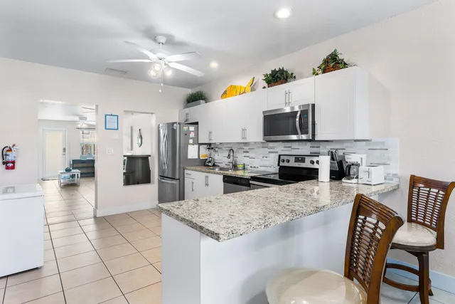 $899,000 | 431 5th Street, Key Colony Beach, FL 33051