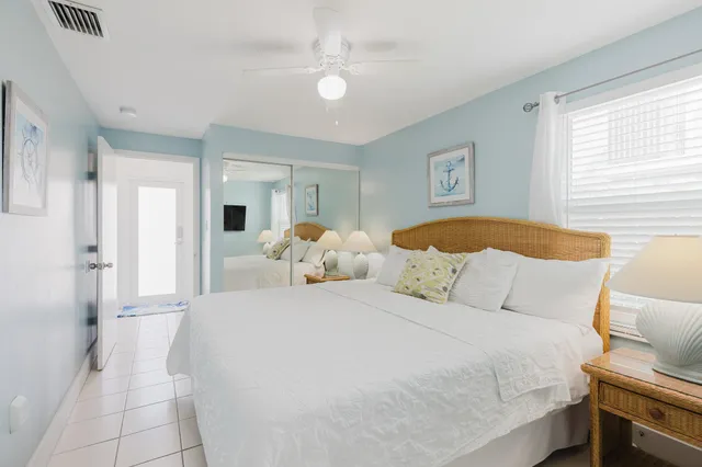 $899,000 | 431 5th Street, Key Colony Beach, FL 33051