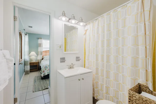 $899,000 | 431 5th Street, Key Colony Beach, FL 33051