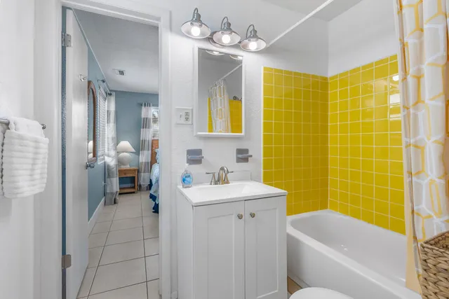 $899,000 | 431 5th Street, Key Colony Beach, FL 33051