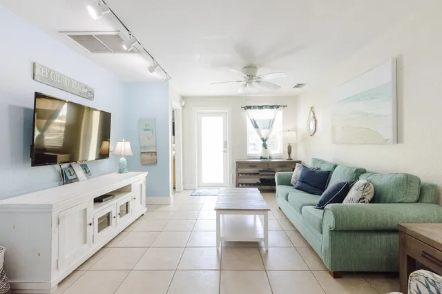 $899,000 | 431 5th Street, Key Colony Beach, FL 33051