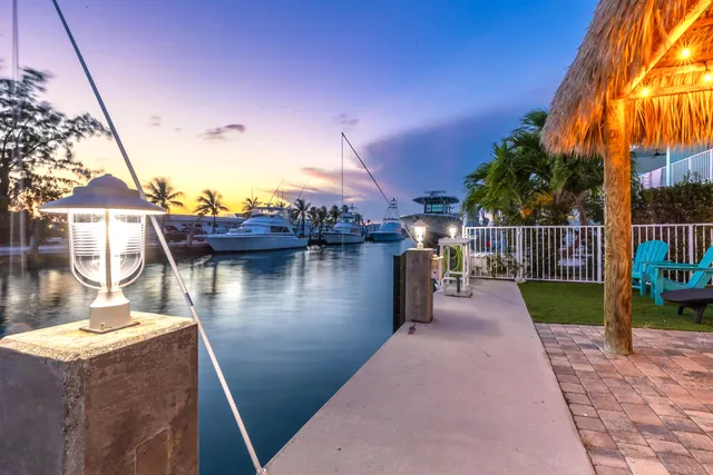 $899,000 | 431 5th Street, Key Colony Beach, FL 33051