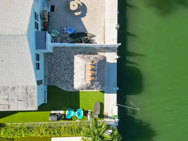 $899,000 | 431 5th Street, Key Colony Beach, FL 33051