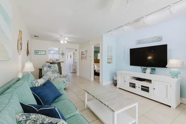 $899,000 | 431 5th Street, Key Colony Beach, FL 33051
