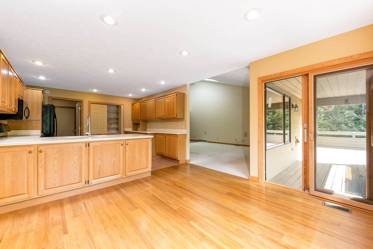 6666 Mission Ridge Traverse City, MI 49686 - Photo 9 of 29 1866730-8.JPG