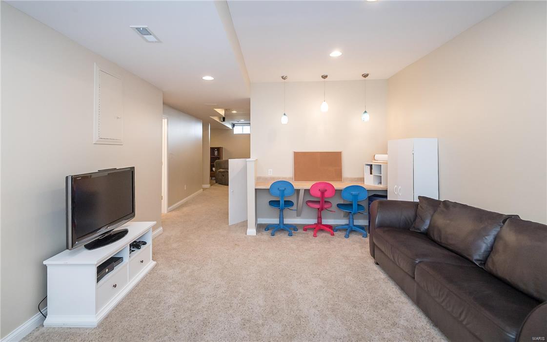 1277 Arbor Bluff Circle Ballwin, MO 63021 - Photo 40 of 46