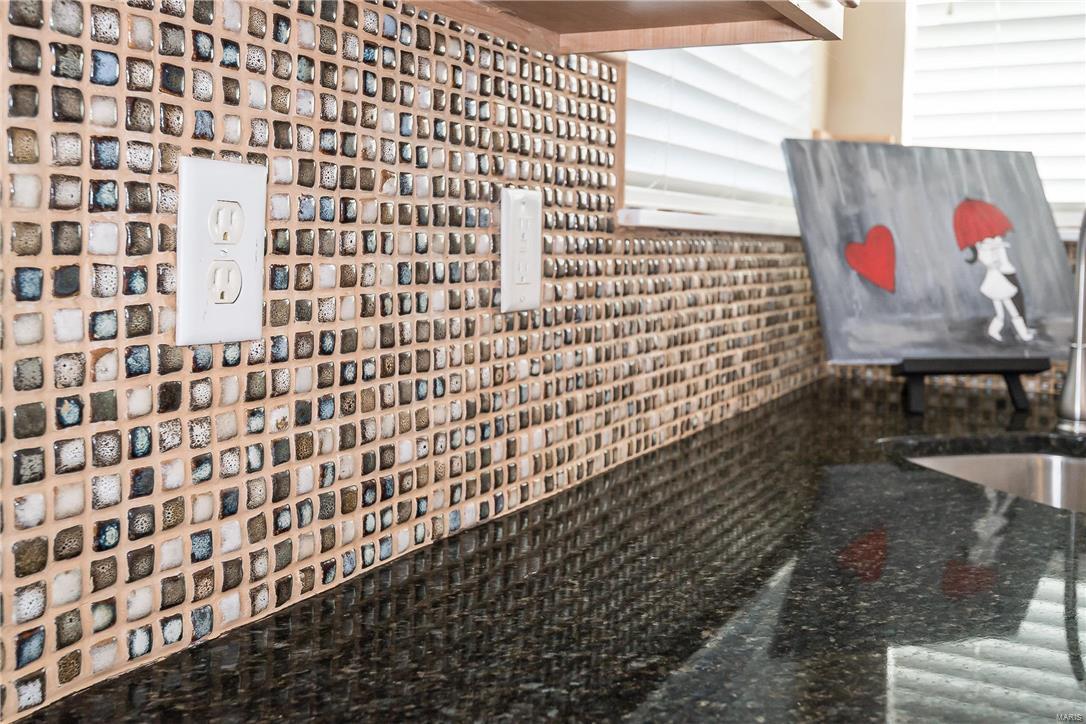 1277 Arbor Bluff Circle Ballwin, MO 63021 - Photo 9 of 46