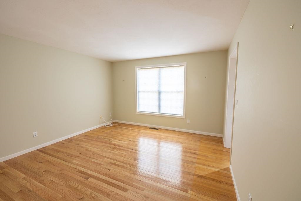 193 South Ridge Drive Manchester, NH 03109 - Photo 12 of 40