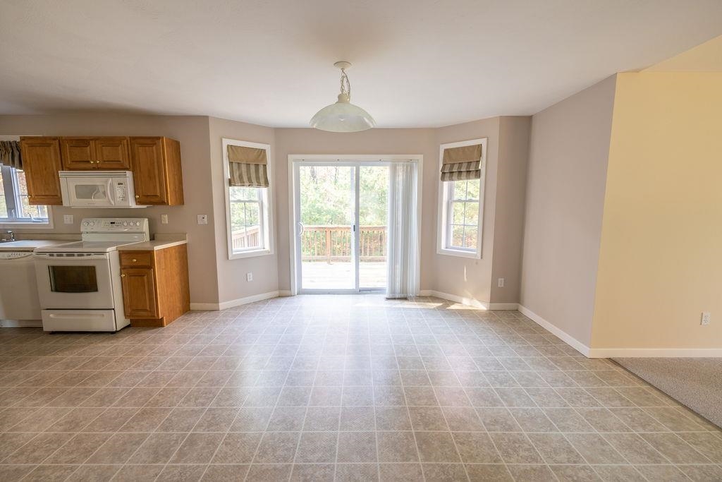 193 South Ridge Drive Manchester, NH 03109 - Photo 15 of 40