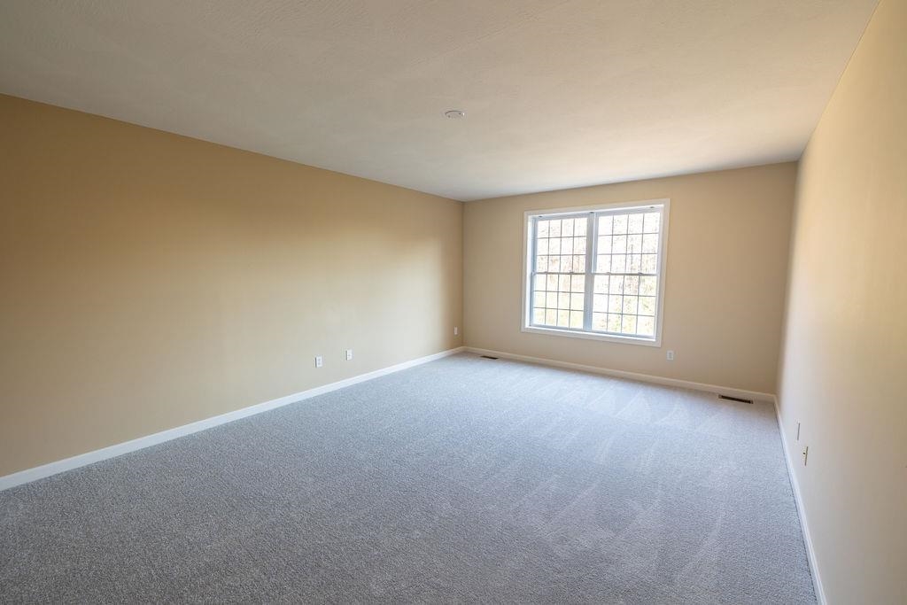 193 South Ridge Drive Manchester, NH 03109 - Photo 31 of 40