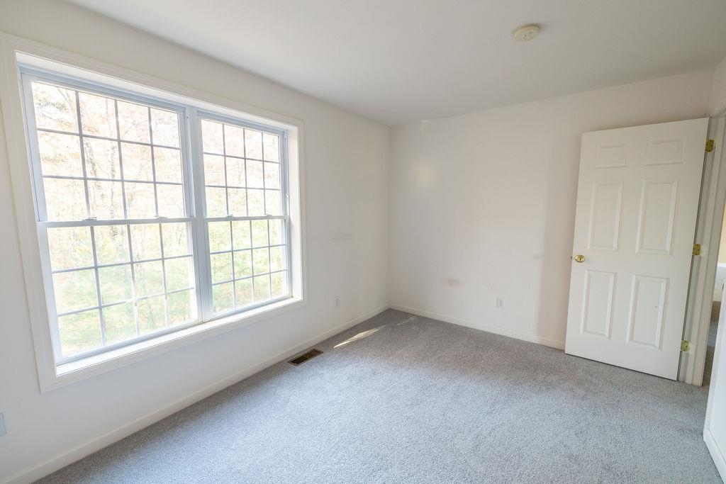 193 South Ridge Drive Manchester, NH 03109 - Photo 35 of 40