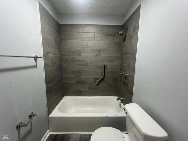 $1,250 | 2522 North Harding Street, Indianapolis, IN 46208