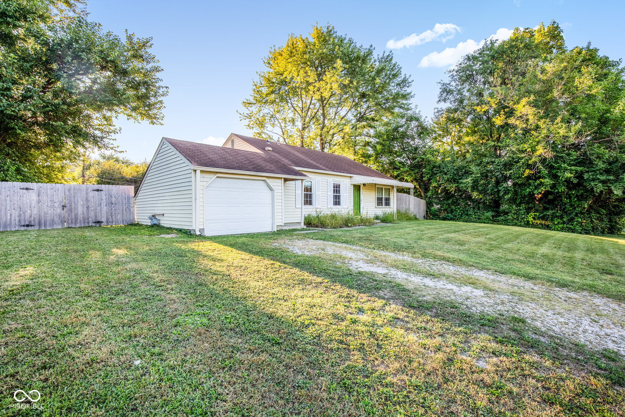 1715 North Shortridge Road Indianapolis, IN 46219 - Photo 6 of 32