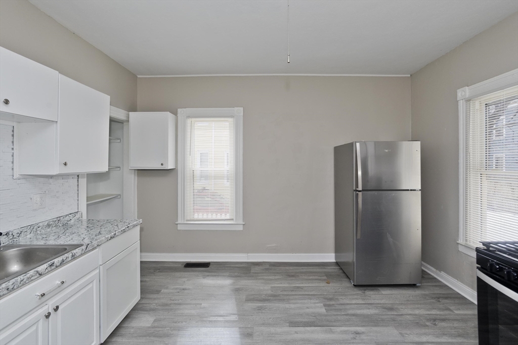 148 Yale Street Springfield, MA 01109 - Photo 4 of 37 Gallery Image 4