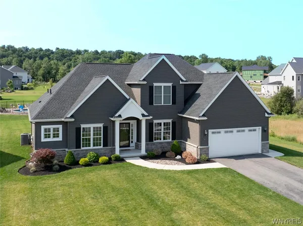 $776,500 | 3929 Wheatfield Crossing, North Tonawanda, NY 14120