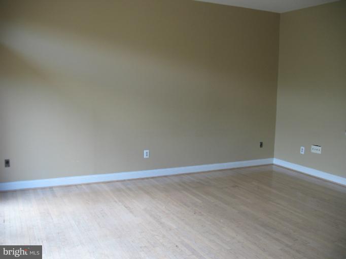 3216 Spriggs Request Way Bowie, MD 20721 - Photo 7 of 27 Living Room
