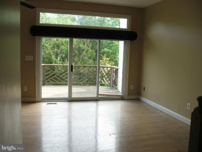 3216 Spriggs Request Way Bowie, MD 20721 - Photo 10 of 27 Living Room