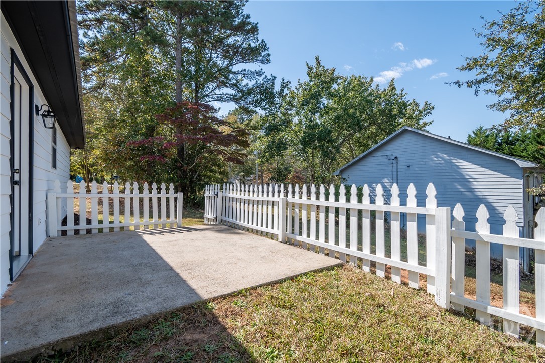 248 Highland Estates Commerce, GA 30529 - Photo 40 of 44