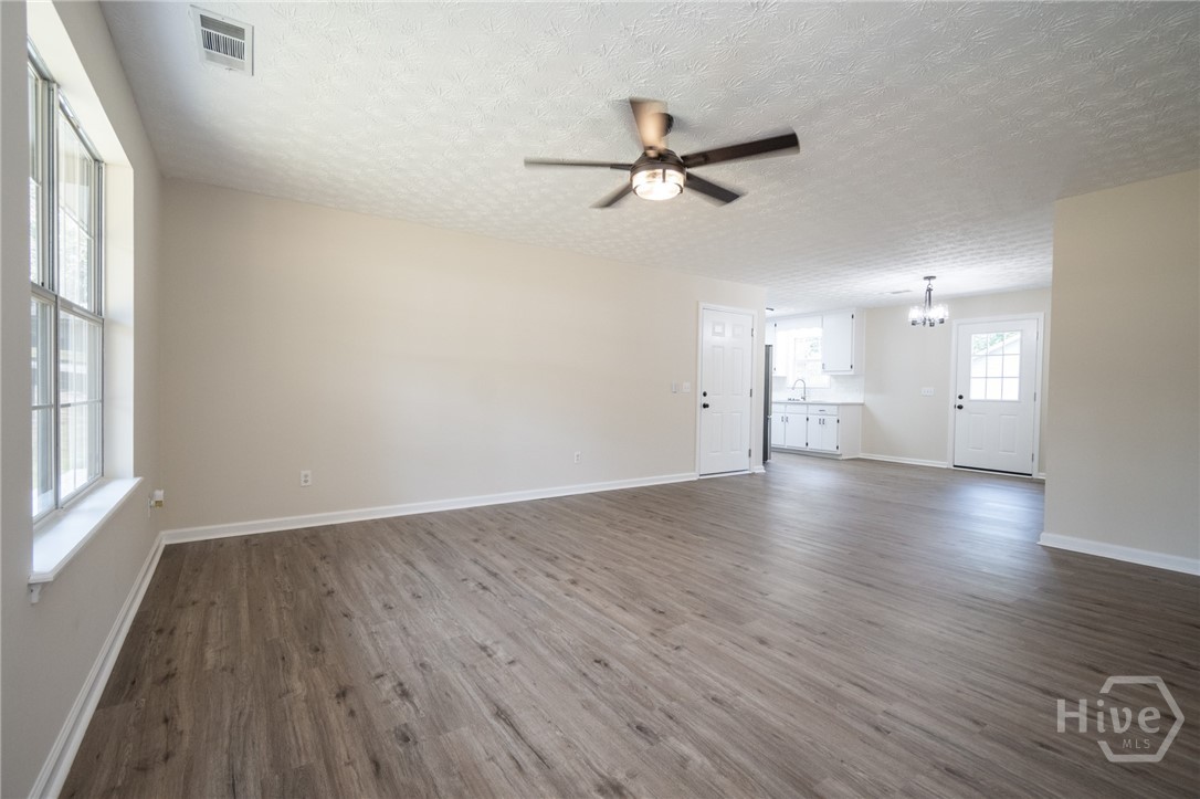 248 Highland Estates Commerce, GA 30529 - Photo 4 of 44