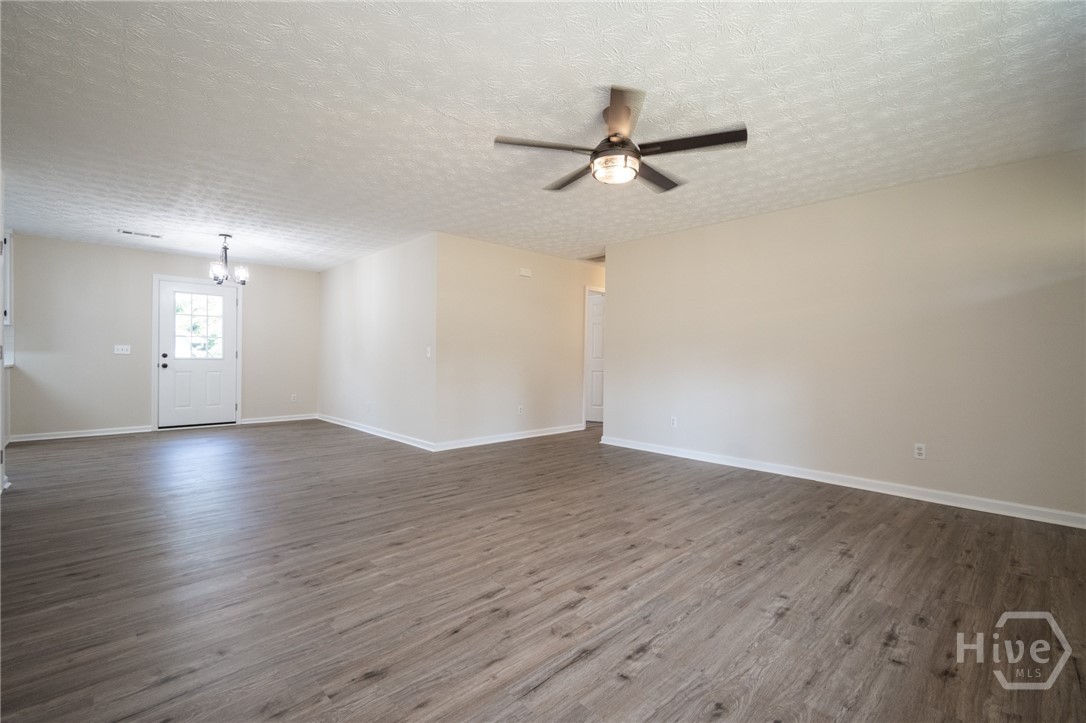 248 Highland Estates Commerce, GA 30529 - Photo 5 of 44