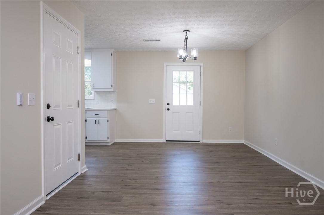 248 Highland Estates Commerce, GA 30529 - Photo 6 of 44