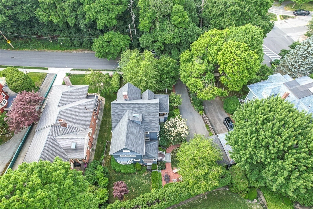 6 Fenwick Road Winchester, MA 01890 - Photo 4 of 40 Gallery Image 4
