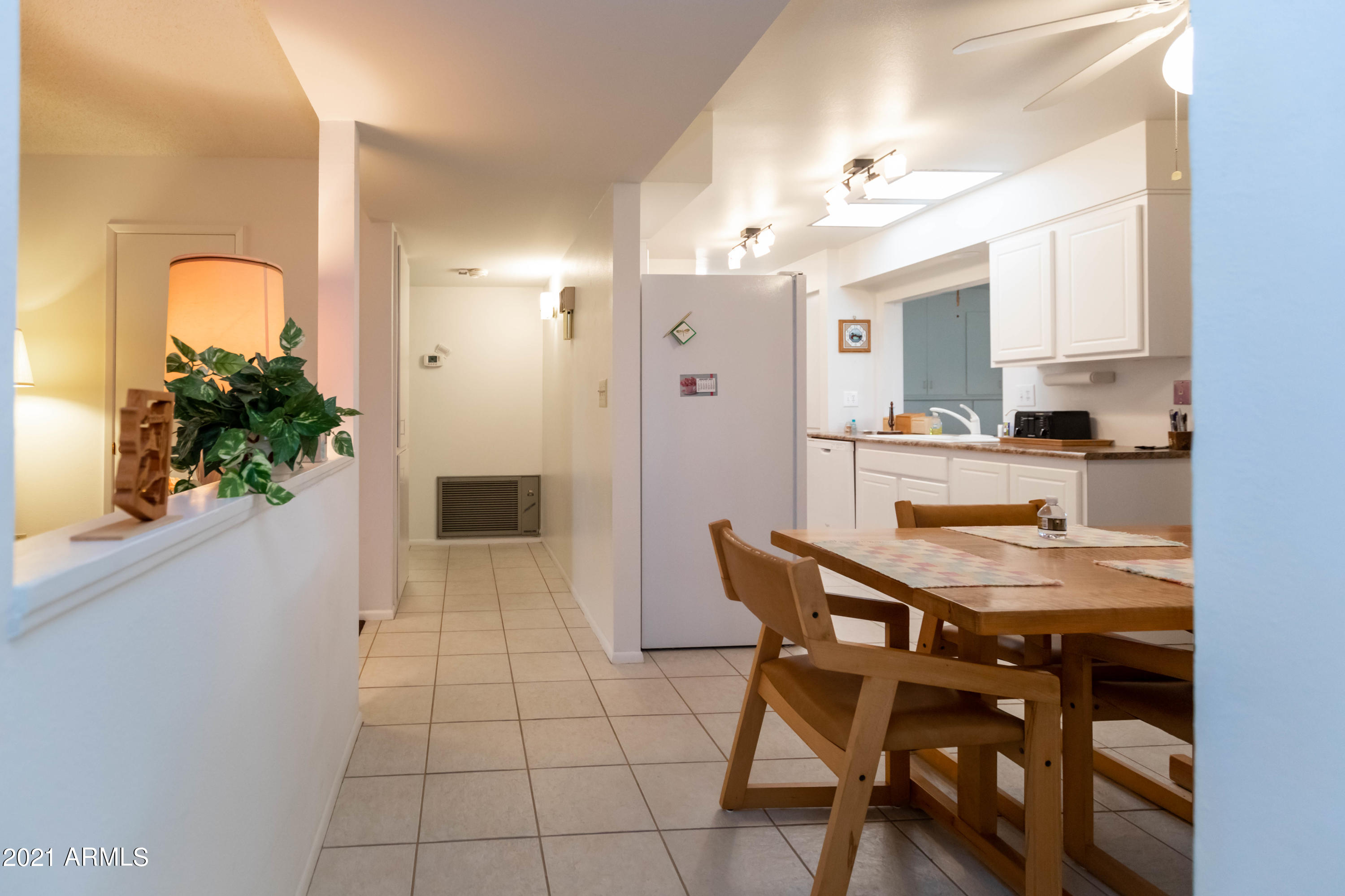 10207 West Royal Oak Road Sun City, AZ 85351 - Photo 19 of 38 eat in kitchen