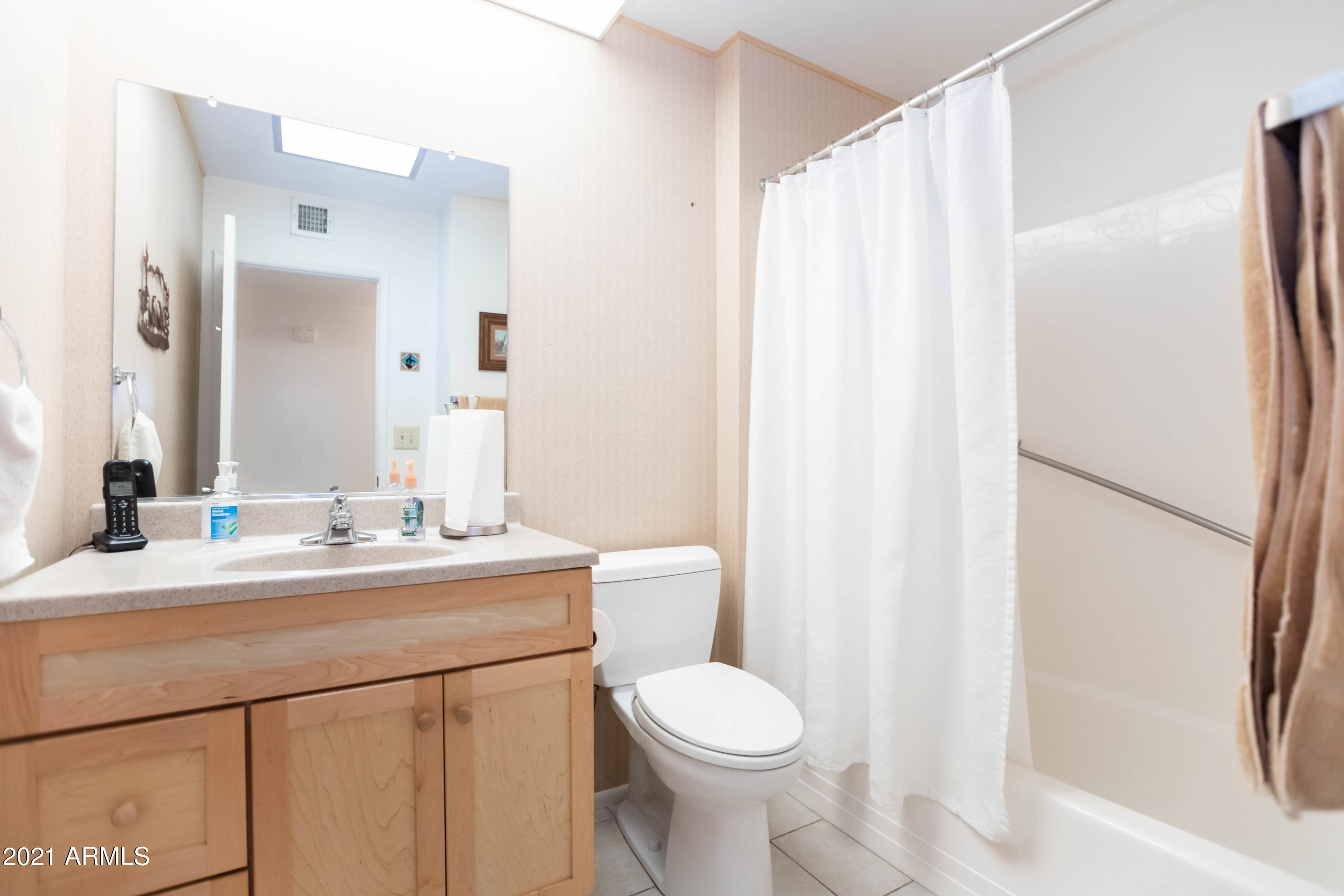 10207 West Royal Oak Road Sun City, AZ 85351 - Photo 29 of 38 second bathroom