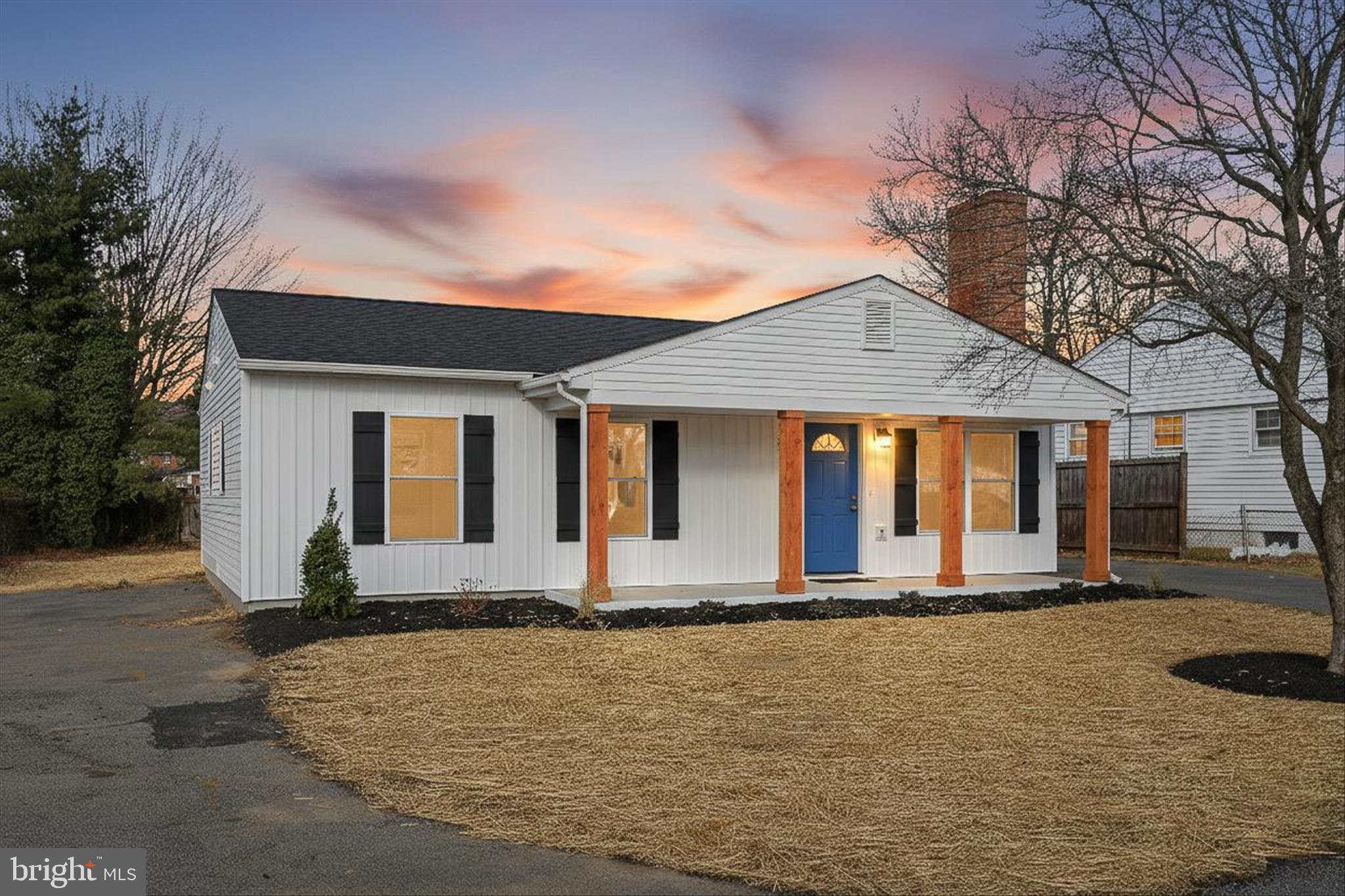 217 Myrtle Avenue Winchester, VA 22601 - Photo 50 of 52 a front view of house with yard