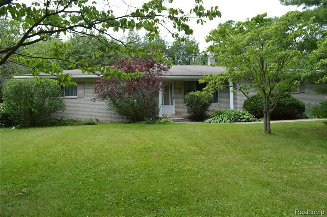 5550 Commerce Road West Bloomfield, MI 48324 - Photo 1 of 26 DSC_0239.jpg