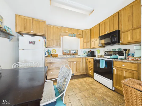 $275,900 | 8746 South Valentine Road, Claypool, IN 46510