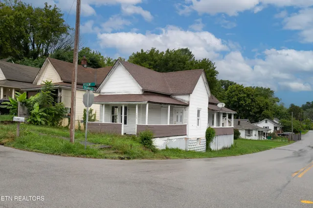 $350,000 | 907 Crescent Street, Harriman, TN 37748