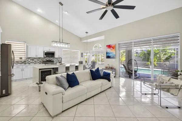 $425,000 | 8337 Horseshoe Bay Road, Boynton Beach, FL 33472