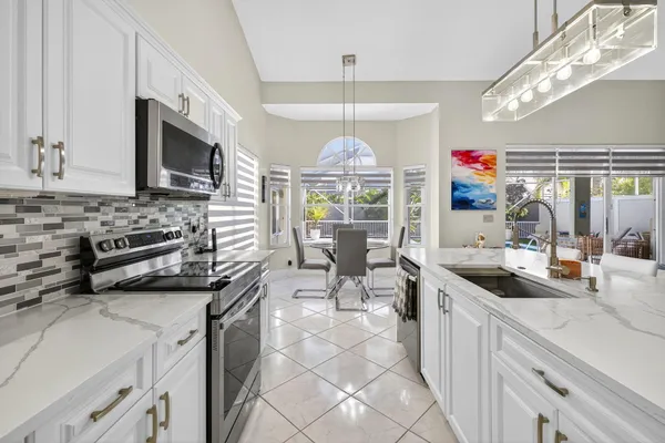 $425,000 | 8337 Horseshoe Bay Road, Boynton Beach, FL 33472