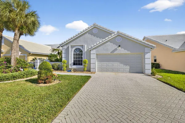 $425,000 | 8337 Horseshoe Bay Road, Boynton Beach, FL 33472