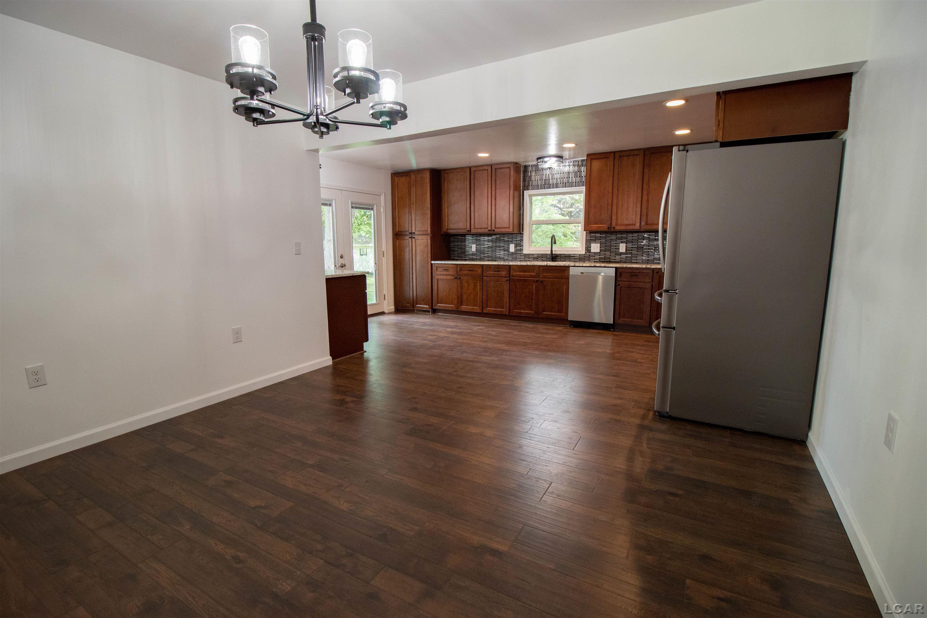2121 East Carleton Road Adrian, MI 49221 - Photo 16 of 40 50085642-15.JPG