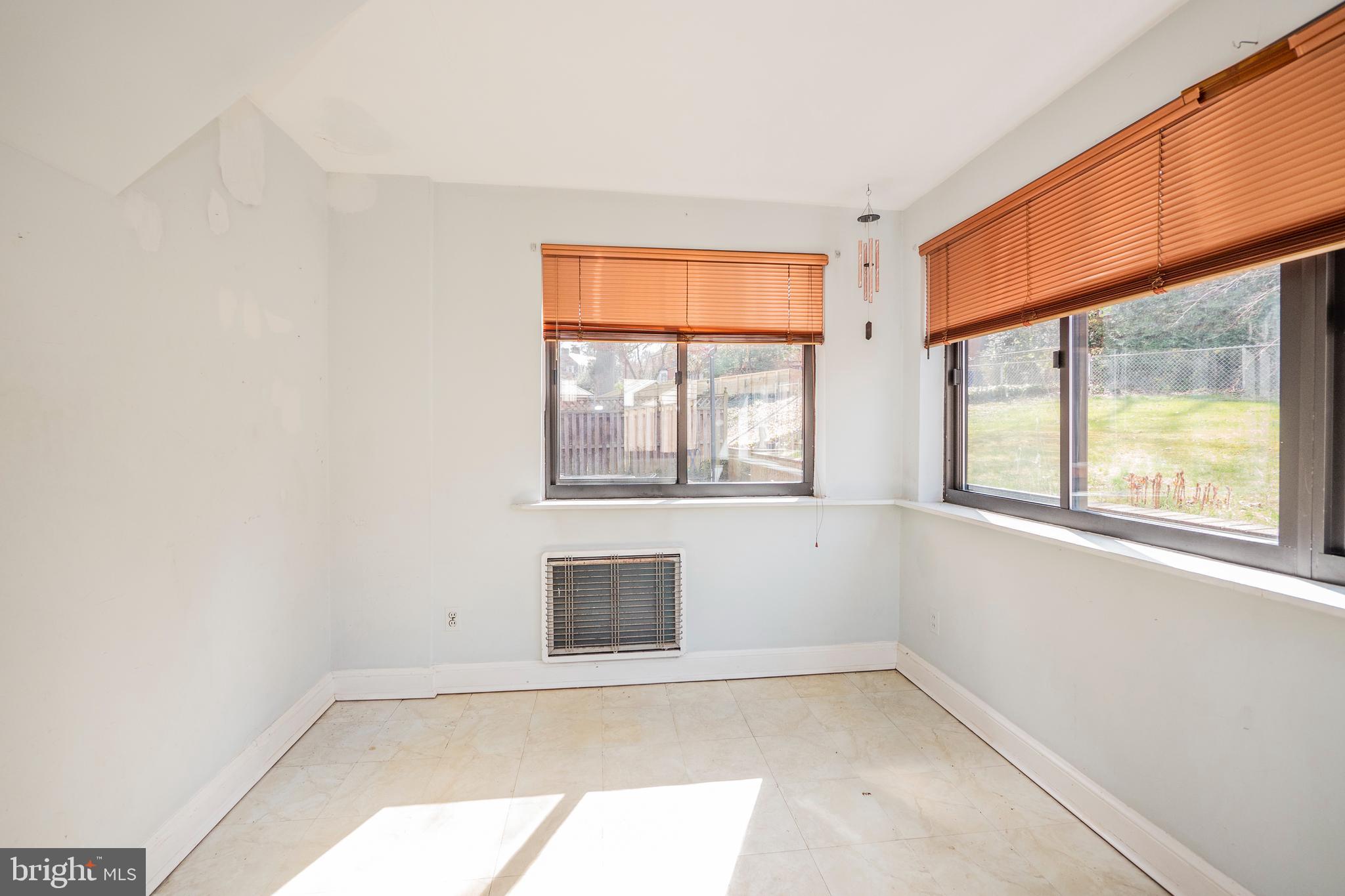 1416 Leegate Road Northwest Washington, DC 20012 - Photo 19 of 66 Sunroom