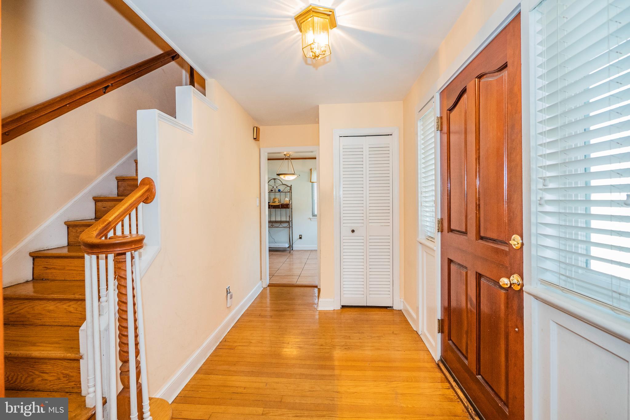 1416 Leegate Road Northwest Washington, DC 20012 - Photo 20 of 66 Foyer Entrance