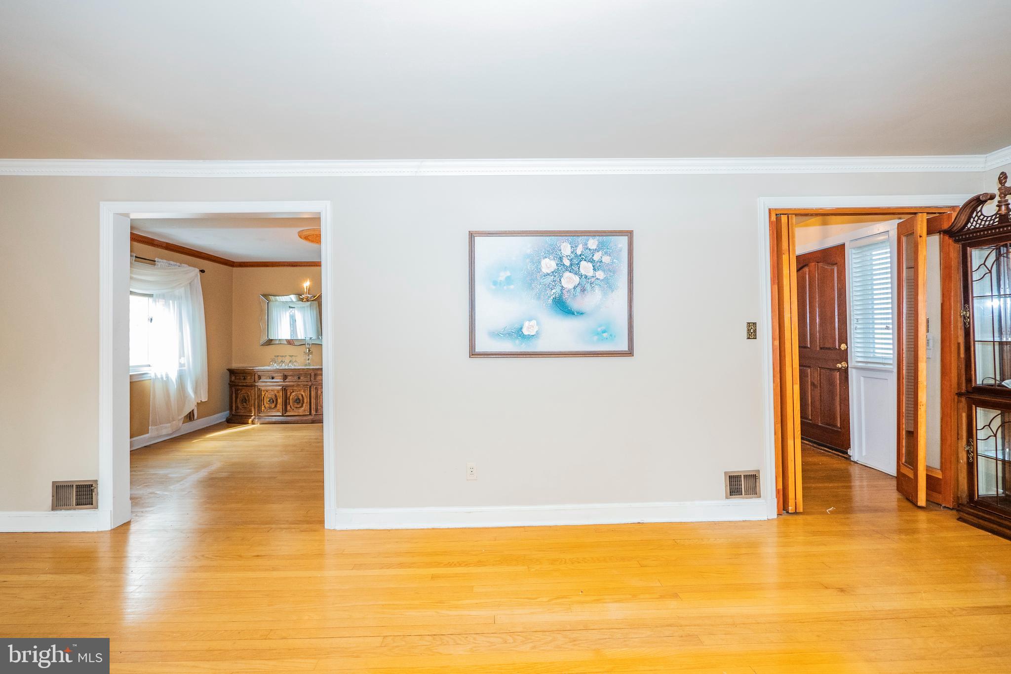 1416 Leegate Road Northwest Washington, DC 20012 - Photo 26 of 66 Living Room